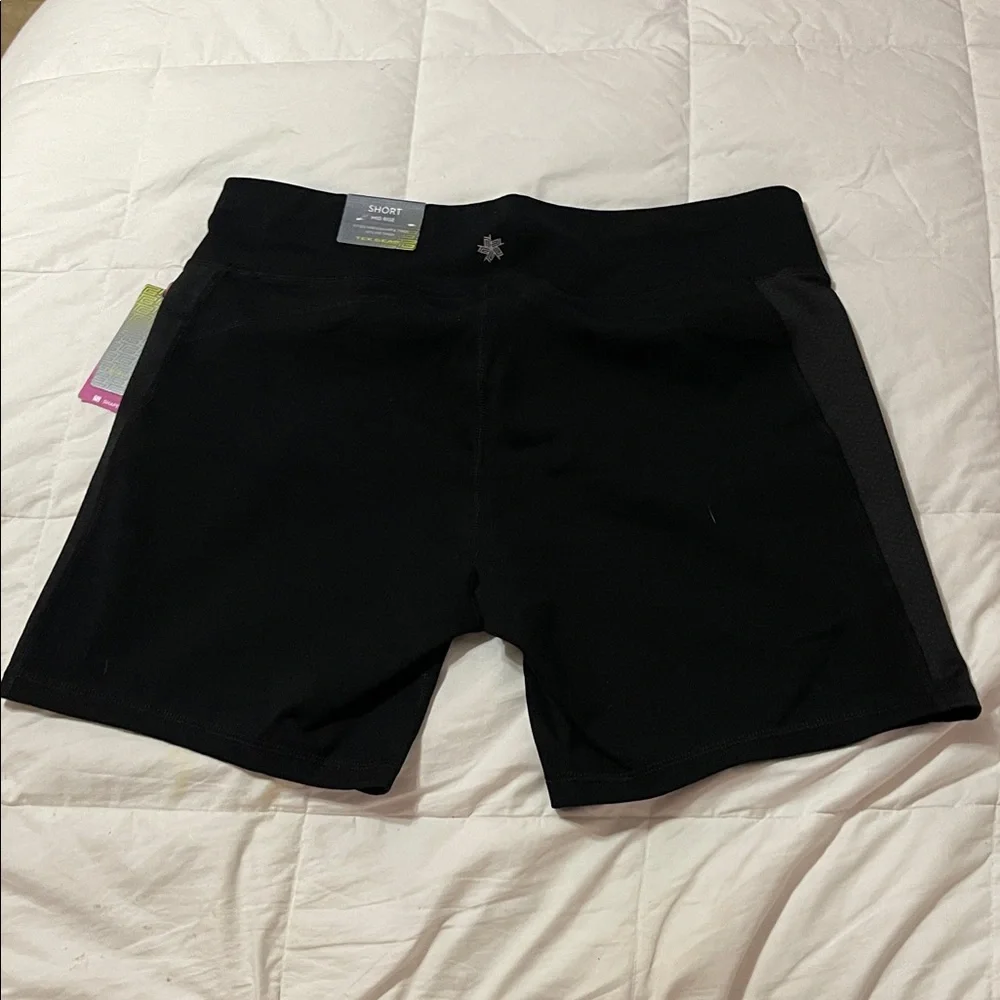 Tek Gear Women's Black Athletic Shorts - Picture 2 of 3